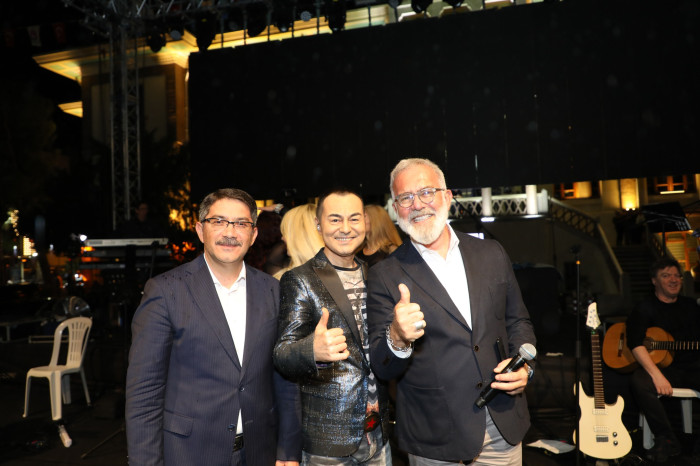 SERDAR ORTAÇ ŞEHZADELER’İ MEST ESTİ