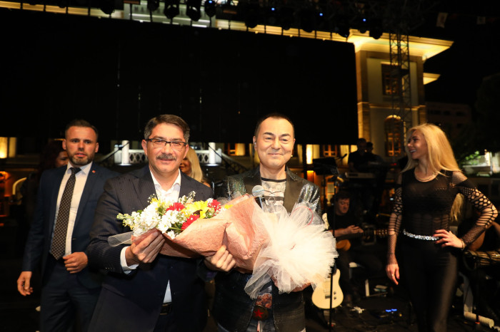 SERDAR ORTAÇ ŞEHZADELER’İ MEST ESTİ