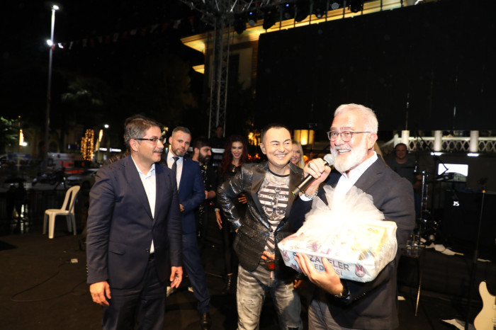 SERDAR ORTAÇ ŞEHZADELER’İ MEST ESTİ