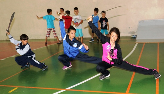 YUNUSEMRE'DE YAZ OKULLARI