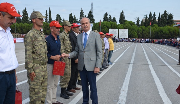 KAHRAMANLAR ALAYI’NDA YEMİN GURURU