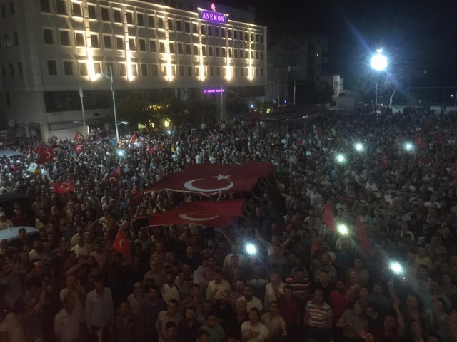 MANİSA CUMHURİYET MEYDANINA KOŞTU