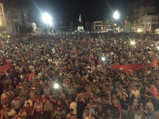 MANİSA CUMHURİYET MEYDANINA KOŞTU