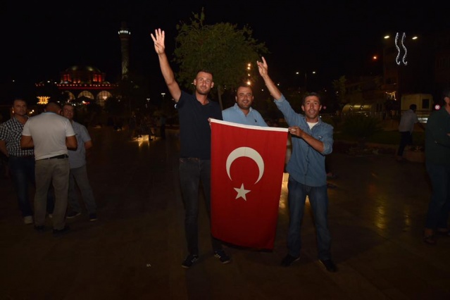 MANİSA CUMHURİYET MEYDANINA KOŞTU