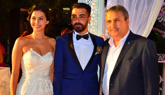 BATUHAN&PELİN ÇİFTİ DÜNYA EVİNE GİRDİ