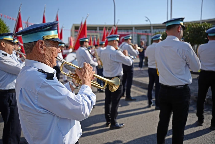 AKHİSAR’IN KURTULUŞ GÜNÜ COŞKUYLA KUTLANDI