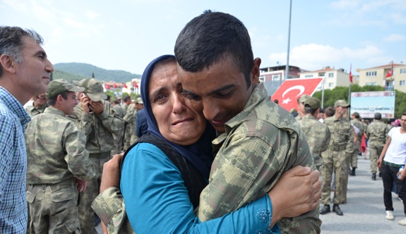 KAHRAMANLAR ALAYI’NDA YEMİN GURURU