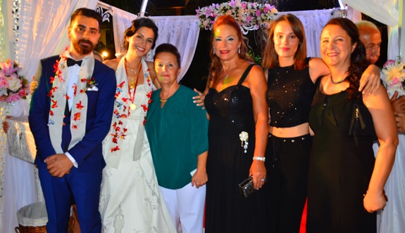 BATUHAN&PELİN ÇİFTİ DÜNYA EVİNE GİRDİ