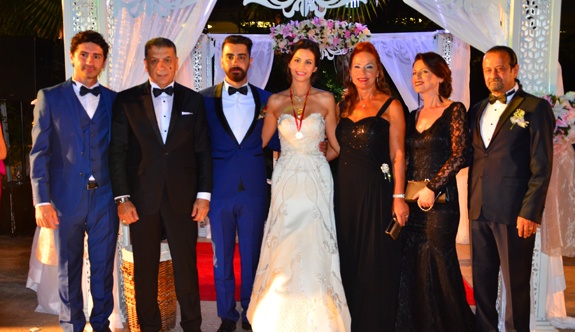 BATUHAN&PELİN ÇİFTİ DÜNYA EVİNE GİRDİ