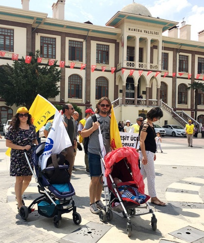 MANİSA'DA 1 MAYIS HALAYLARLA KUTLANDI