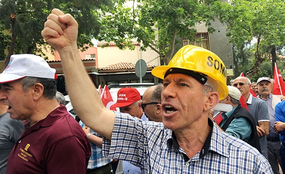 MANİSA'DA 1 MAYIS HALAYLARLA KUTLANDI