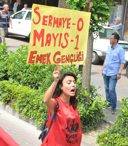 MANİSA'DA 1 MAYIS HALAYLARLA KUTLANDI