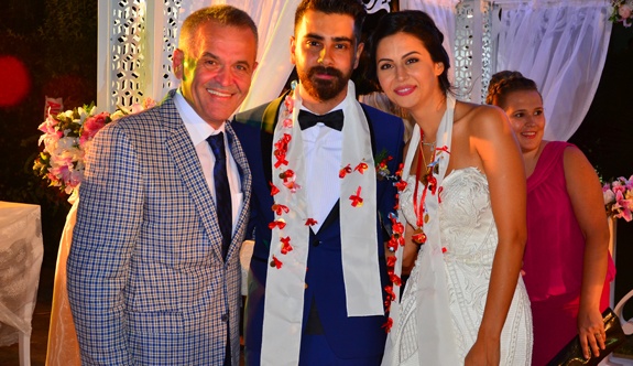 BATUHAN&PELİN ÇİFTİ DÜNYA EVİNE GİRDİ