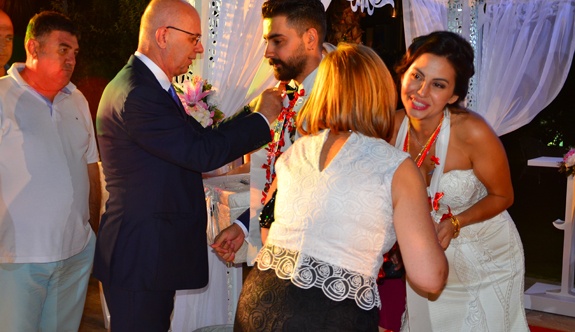 BATUHAN&PELİN ÇİFTİ DÜNYA EVİNE GİRDİ