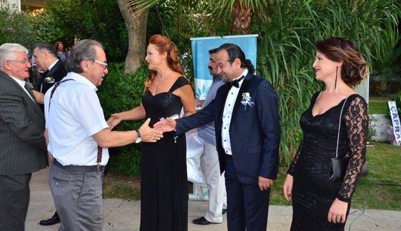 BATUHAN&PELİN ÇİFTİ DÜNYA EVİNE GİRDİ