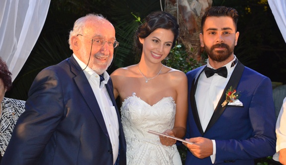 BATUHAN&PELİN ÇİFTİ DÜNYA EVİNE GİRDİ