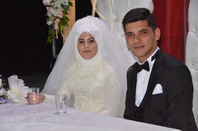 BURAK İLE YAĞMUR  ERDİ MURADINA