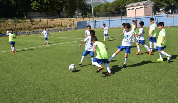 YUNUSEMRE'DE YAZ OKULLARI