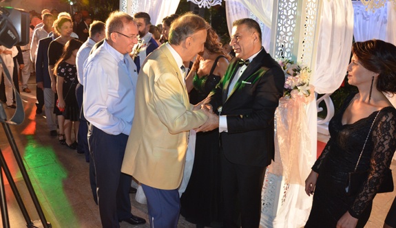 BATUHAN&PELİN ÇİFTİ DÜNYA EVİNE GİRDİ