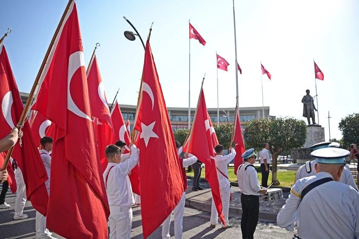 AKHİSAR’IN KURTULUŞ GÜNÜ COŞKUYLA KUTLANDI