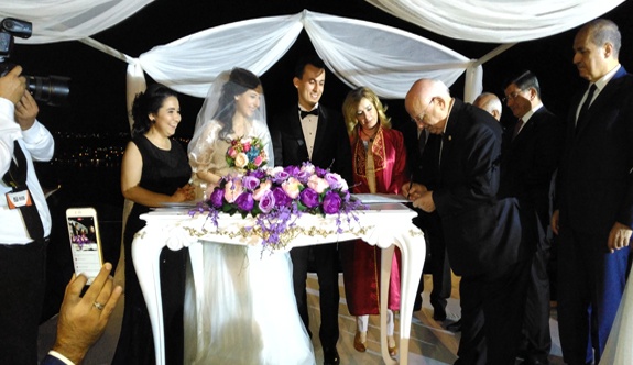 SELÇUK ÖZDAĞ KIZINI EVLENDİRDİ