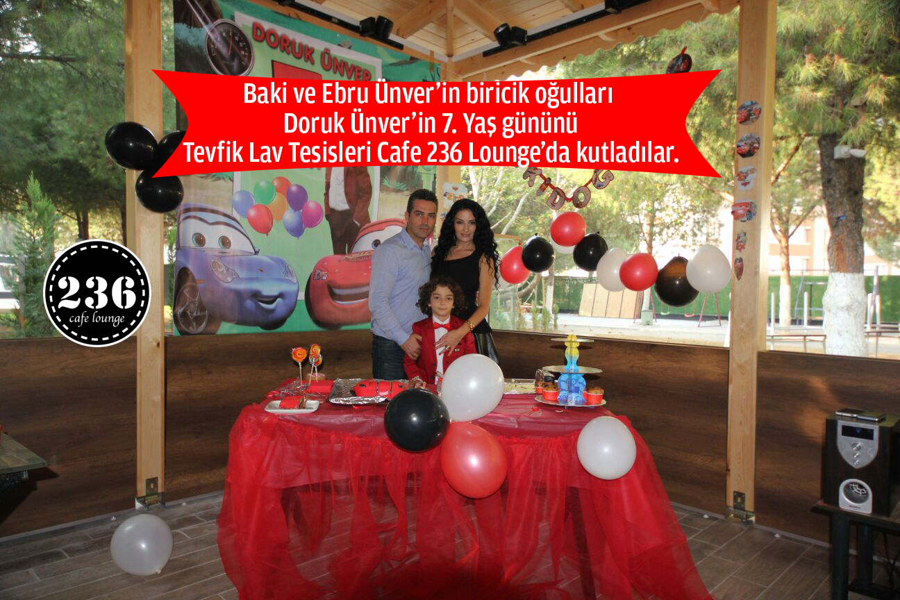 PAZAR KAHVALTILARINI CANLI MÜZİK EŞLİĞİNDE YAPTILAR