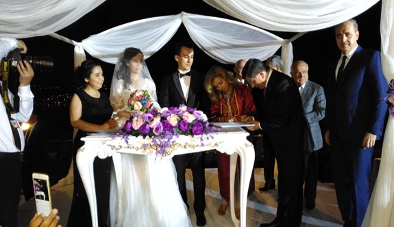 SELÇUK ÖZDAĞ KIZINI EVLENDİRDİ