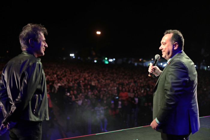 AKHİSAR ÇAĞLAK FESTİVALİNDE TEOMAN RÜZGARI