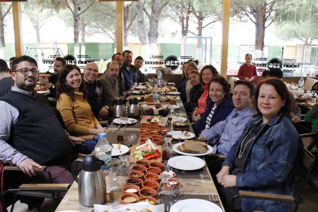 CAFE 236 LOUNGE MANİSALILARIN FAVORİSİ