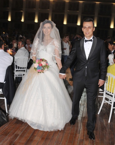 SELÇUK ÖZDAĞ KIZINI EVLENDİRDİ