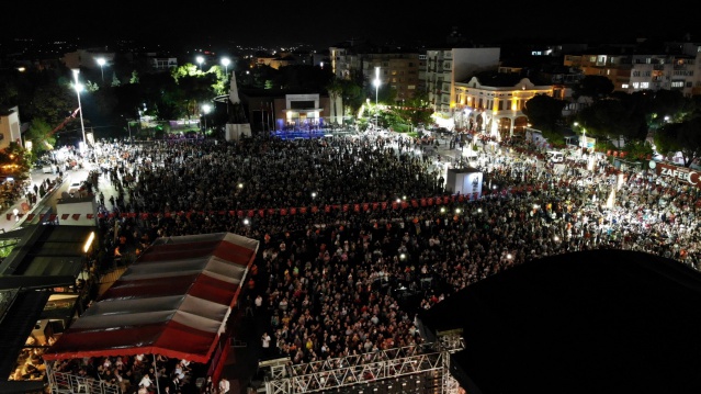 Volkan Konak hem coştu hem coşturdu