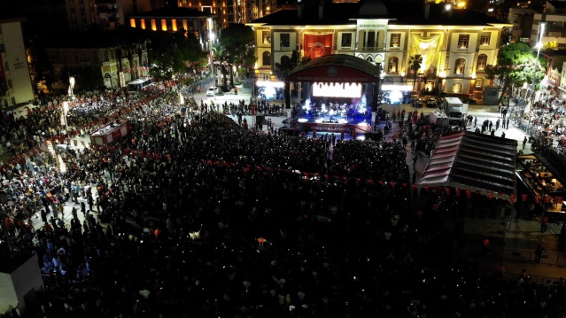 Volkan Konak hem coştu hem coşturdu