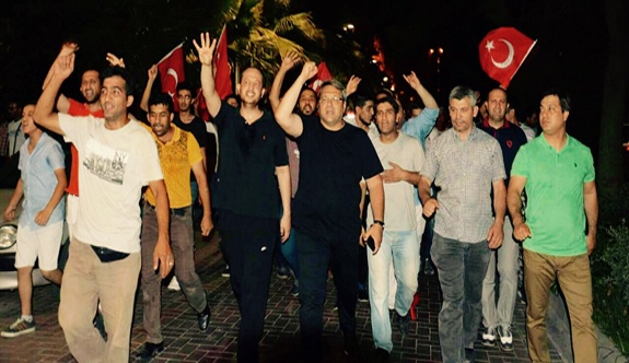 DARBE GİRİŞİMİNE MANİSA'NIN TEPKİSİ