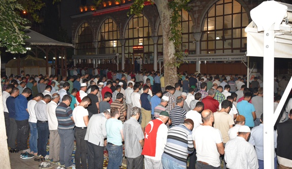 DARBE GİRİŞİMİNE MANİSA'NIN TEPKİSİ