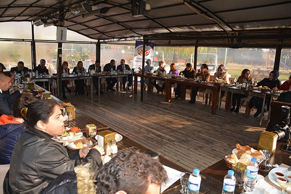 YUNUSEMRE KENT KONSEYİ ÖĞRETMENLER GÜNÜ KAHVALTISI