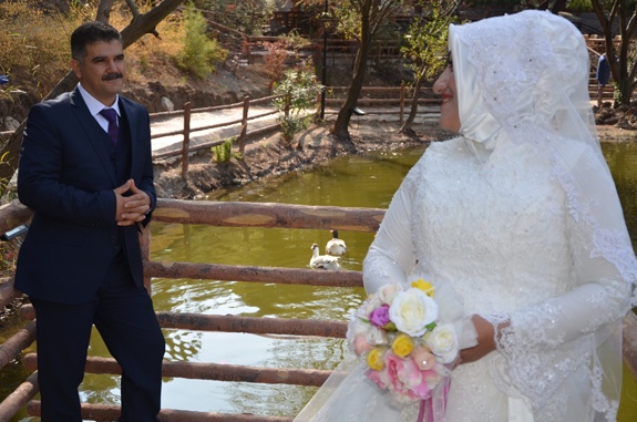 FATİH İLE LEYLA ÇİFTİ'NİN MUTLU GÜNÜ