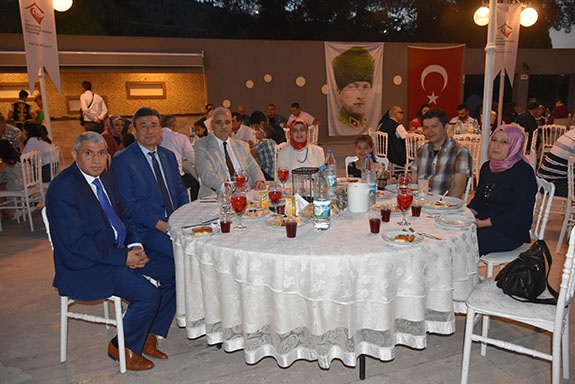 KORUYUCU AİLELER İFTARDA BULUŞTU