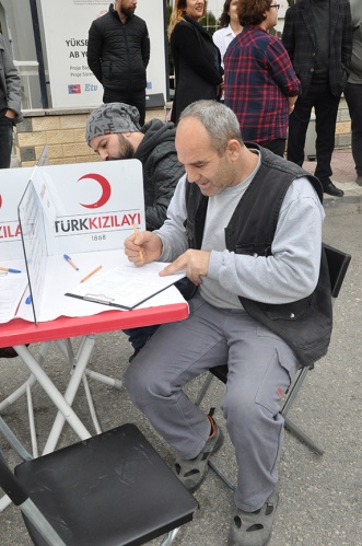 TÜRK KIZILAY’INA BÜYÜK DESTEK