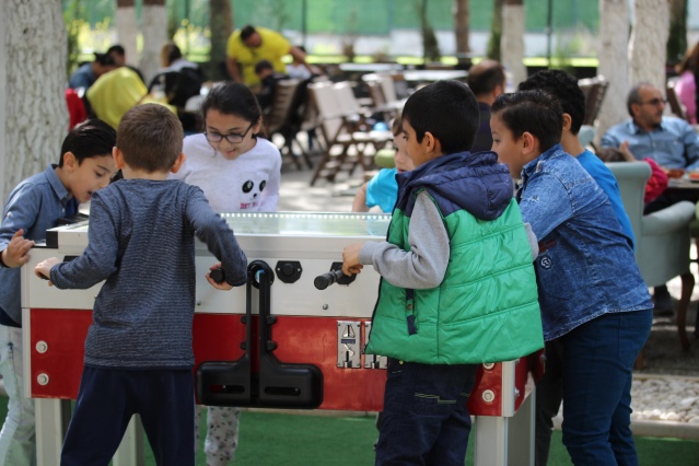 CAFE 236'DA ÇOCUKLAR GÖNÜLLERİNCE EĞLENDİ