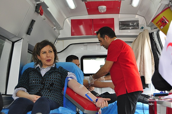 TÜRK KIZILAY’INA BÜYÜK DESTEK