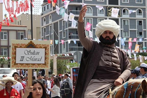 477.MESİR FESTİVALİ KORTEJİ