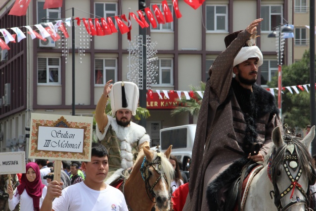 477.MESİR FESTİVALİ KORTEJİ
