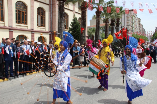 477.MESİR FESTİVALİ KORTEJİ