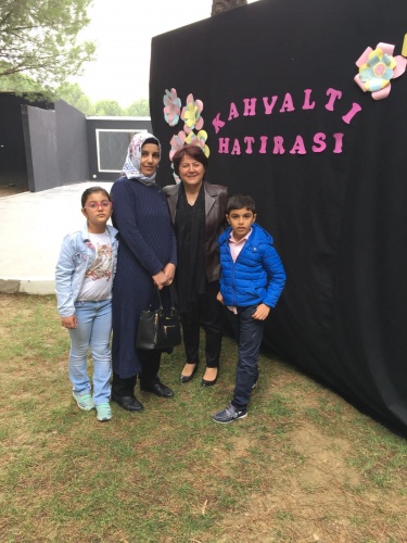 HANEDAN ÇEYİZ'DE KISA BİR GEZİNTİ...