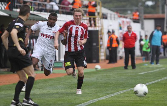 Muzaffer Yurttaş kızını evlendirdi