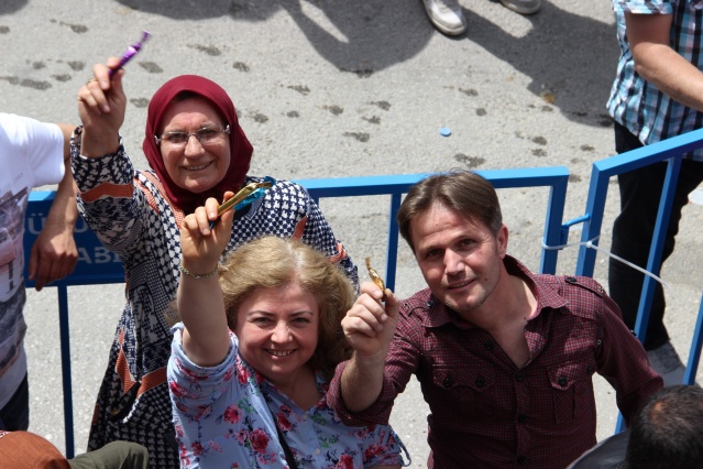 YAĞMUR GİBİ MESİR YAĞDI