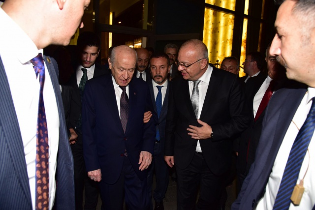 MHP LİDERİ BAHÇELİ AKŞAM YEMEĞİNDE AĞIRLANDI