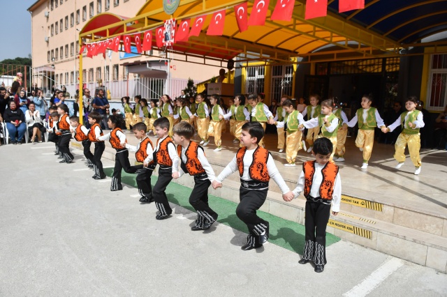 MANİSA’DA ERKEN BAYRAM COŞKUSU
