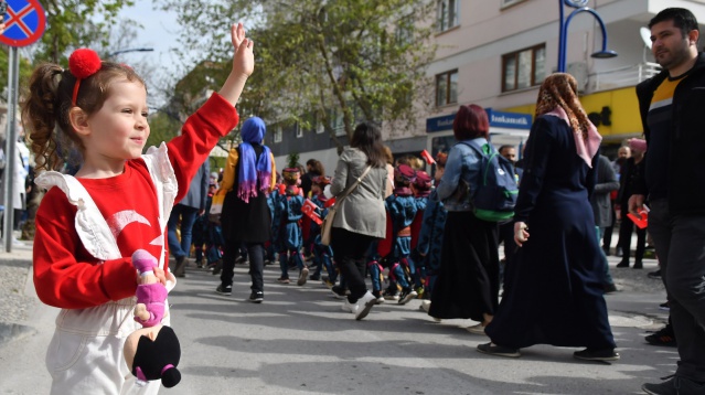 MANİSA’DA ERKEN BAYRAM COŞKUSU