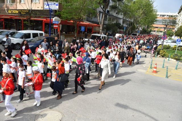 MANİSA’DA ERKEN BAYRAM COŞKUSU